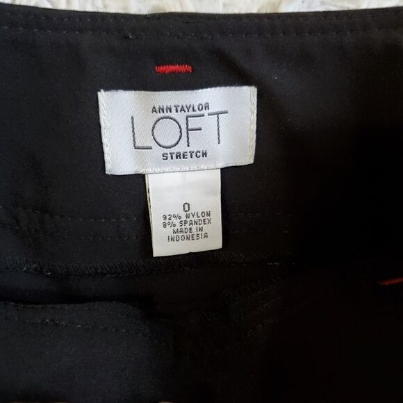 Ann Taylor loft belted skirt with red accents sz 0 - Picture 4 of 5